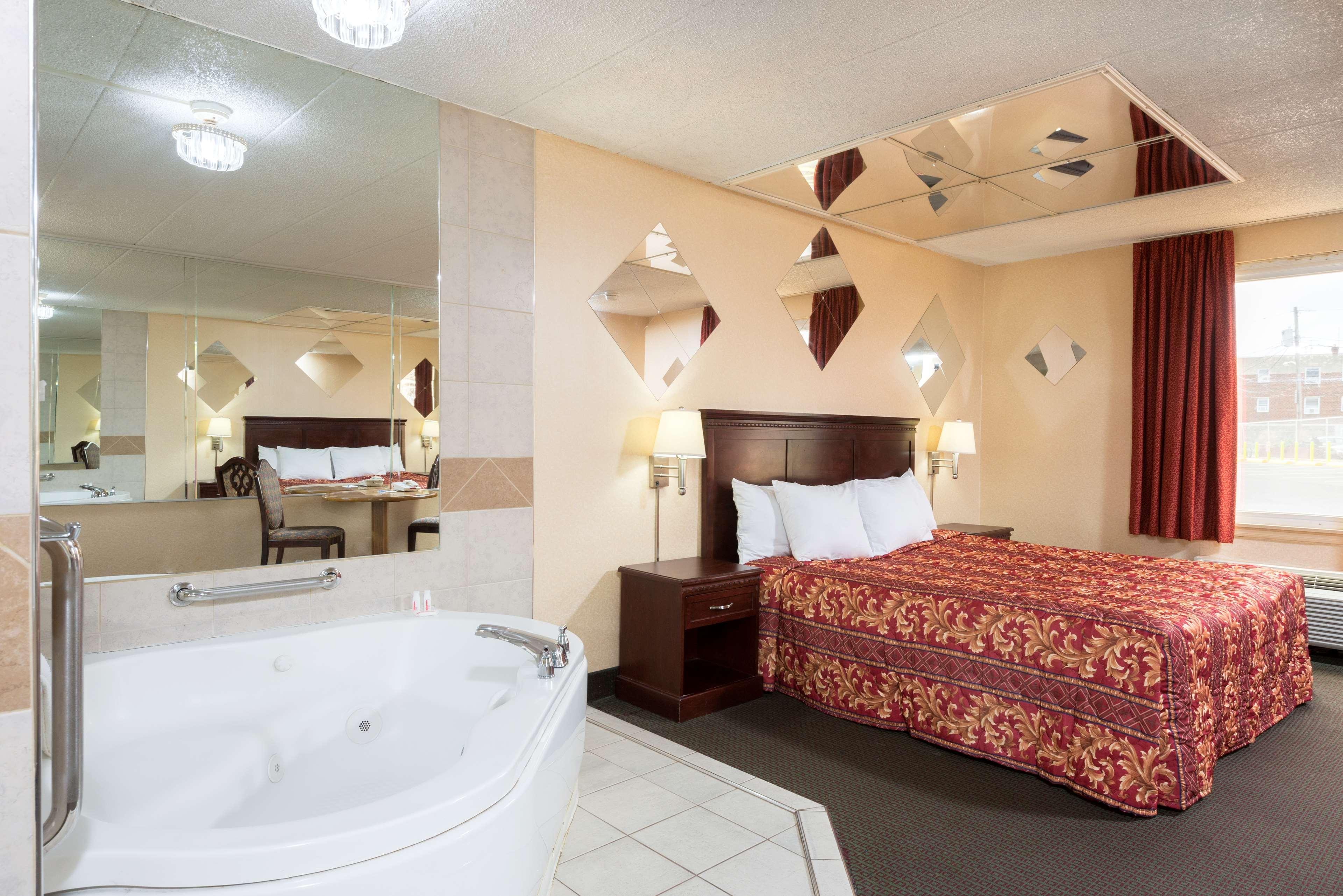 Rodeway Inn Philadelphia Exterior photo